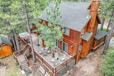 Image de Spacious Lodge in Fox Farm, 13 people, with fun game room & a private hot tub