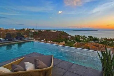 Image de Infinity Pool, Bay Views, Bbq, Walk to Beach