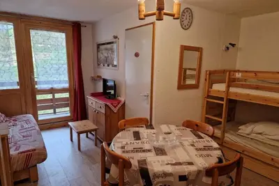 Image de 1er étage, vue pistes de ski/village, balcon, télévision, casier à ski, 28m², Montalbert