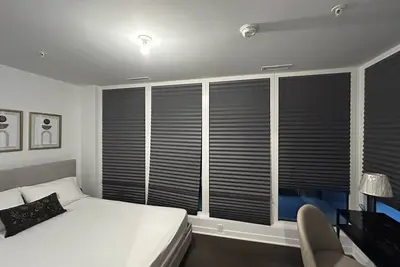Image de Luxe en Ville : Condo Prestigieux avec Toutes les Commodités
