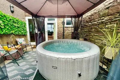 Image de *Brecon Beacons, Log Burner, hot tub Dogs Welcome*