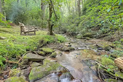 Image de Creekside Hideaway is private with no steps close to the golf course/clubhouse