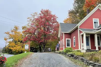 Image de Deerfield Valley Inn, 5min. to M. Snow Room Entire Inn\n