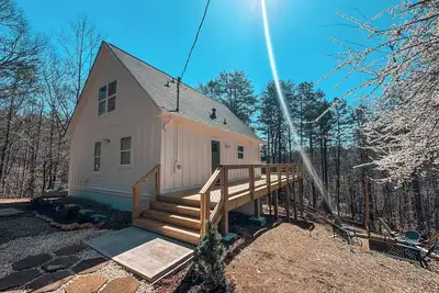 Image de Newly renovated Ridgeway Stay - Less than 10 mins to downtown Dahlonega!