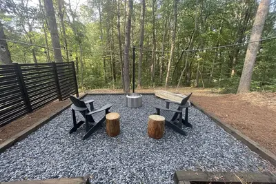 Image de 5. 5mi to Helen - Couples Shower - Private Fire Pit