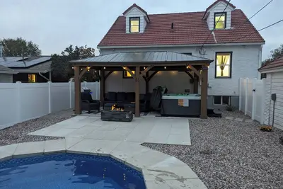 Image de Art Deco Oasis: Pool, Hot Tub, 5 Bdr, 3 Bth, 2 King Beds, Arcade, Bbq, 4 Tv's