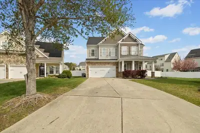 Image de Charming Raleigh Retreat: Central, Connected & Close to I-540!