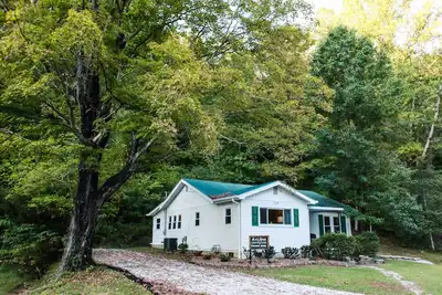 Image de WiFi & Pet Friendly - Alice Rocks near Cave Run Lake & Red River Gorge!