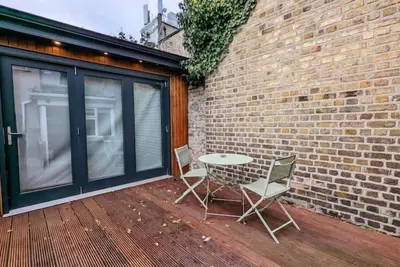 Image de Modern City Cottage Ringsend Grand Canal Dublin\n