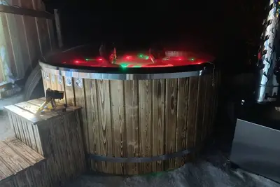 Image de Les Etoiles de Bevy \/ Gîte modulable Haut Jura 10 personnes\/12 couchages