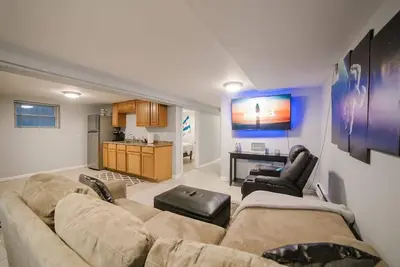 Image de Steps from Midway Airport, 2br Rental