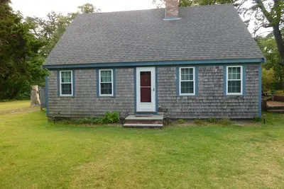 Image de Path to Pond, Private Location, Sweet Home! (Cs0031)
