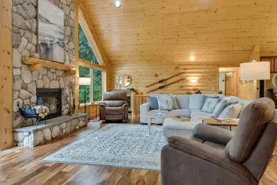 Image de Boyne Mountain Reserve | 4 Bedroom | Sleeps 12 Guests | Fireplace