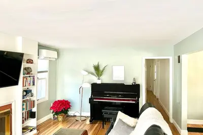 Image de Spacious, quiet, lovely home. Heart of the Bay