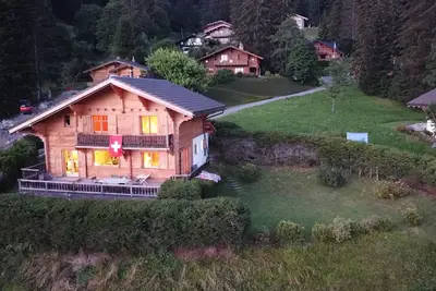 Image de Chalet plein sud avec une vue exceptionnelle À 500m du télécabine