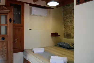 Image de Symi Uptown Indigo Street View Studio