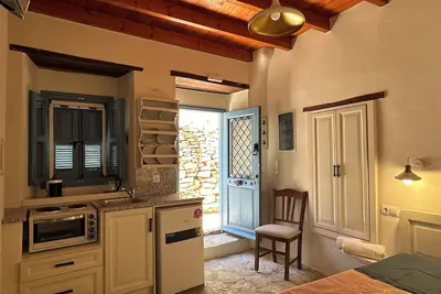 Image de Symi Uptown Carmine Street View Studio