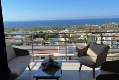 Image de One of a kind ocean view penthouse, private roof top terrace and outdoor kitchen