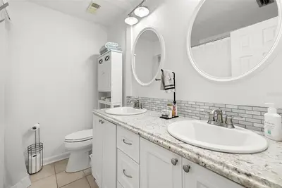 Image de Serene Condo 10 min walk to the beautiful sunsets of Indian Rocks Beach
