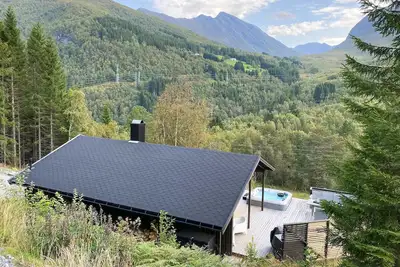 Image de Superbe maison à Stordal avec jacuzzi