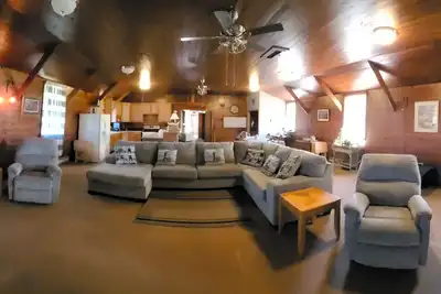 Image de Groups, families, fisherman friendly gatherings lake close by and boating  parking