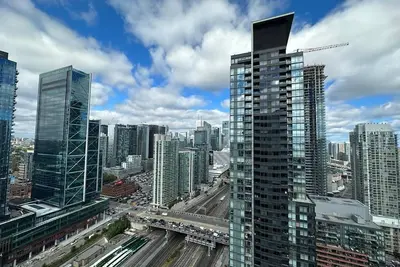 Image de Beautiful Lakeshore Condo Unit