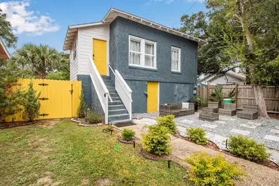 Image de Delightful Dog-Friendly Cottage | Downtown Pensacola | My Beach Getaways