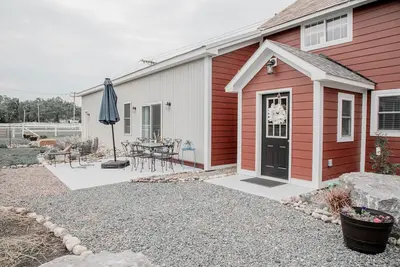 Image de Restored horse stable transformed into modern designed retreat!