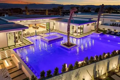 Image de Private Pickleball Court-Villa 5