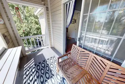 Image de Cozy Cabin Themed Condo Near Ski-Areas & City Centers