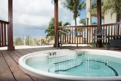 Image de Contemporary Oceanview Condo 5202 - Hot Tub, Pools, Gym, Restaurant, Near Beach