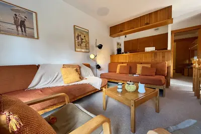 Image de Appartement Ensoleillé au Pied des Pistes avec Balcon – Proche École de Ski
