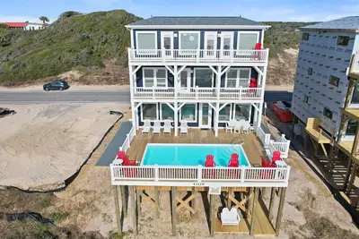 Image de 7br/6ba, Ocean Front Event Home, Dog Friendly, Pool, Elevator, Sleeps 21