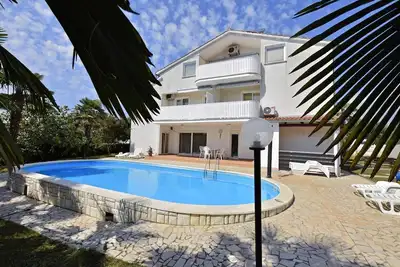 Image de Apartment Mai 1 A2+2 with balcony and shared pool
