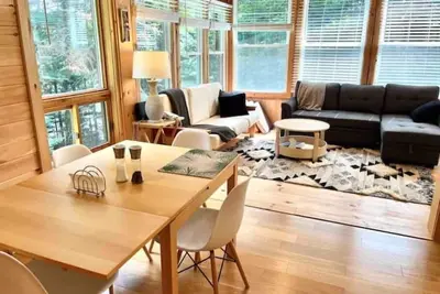 Image de Lakeside Retreat: A Nature Lover’s Escape