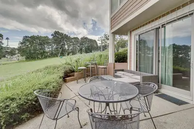 Image de Ski-In/Ski-Out Wintergreen Resort Condo w/ Patio!