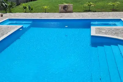 Image de 5 minutes walk to La Playita! Apartment for 4 with large pool