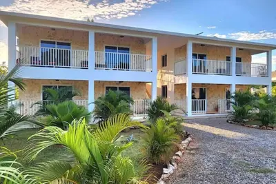 Image de Large apartment w/pool very close to the beach\n\n
