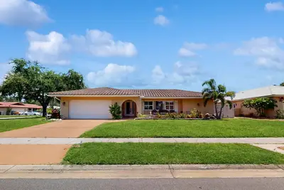 Image de Dog-friendly house with pool, lanai, firepit, grill, patio, & enclosed backyard