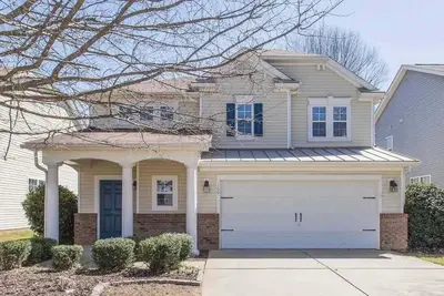 Image de Beautiful Eagle Ridge Home in Raleigh w/ fenced in yard, near golf course!