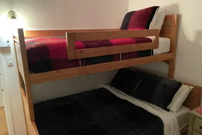 Image de Chalet bord de l'eau, directement voisin de parc Orford