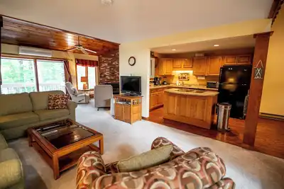 Image de Spacious 3br - 5 mins to Echo Lake & Storyland - Comfy & perfect for Families!