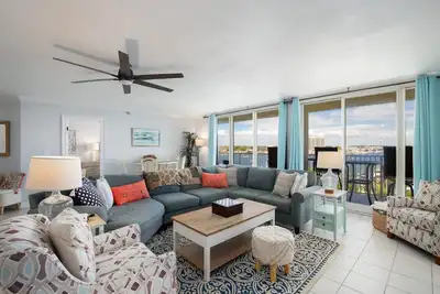 Image de Unit 504 Beachfront and Harbor View -Newly renovated with available Boat Slip