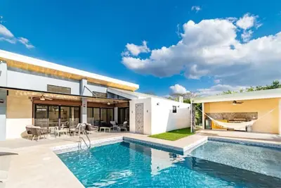 Image de Luxurious 3 Bedroom Villa & Pool Close to Beach in Playa Grande, Costa Rica