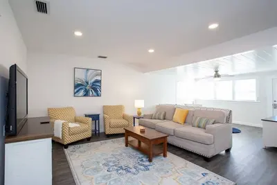 Image de Bright, Clean and Cozy Coastal Cottage in Ozona