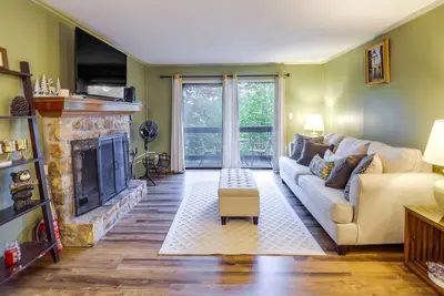 Image de Pet-Friendly Beech Mountain Condo: Walk to Slopes!
