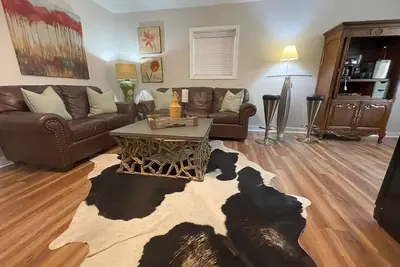Image de Hidden Gems in Heart of Suwanee 1Br\/1Ba - 2 separate cottages available