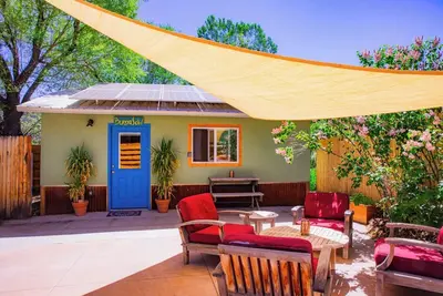 Image de Cozy Bungalow & Luxury Hot Tub!