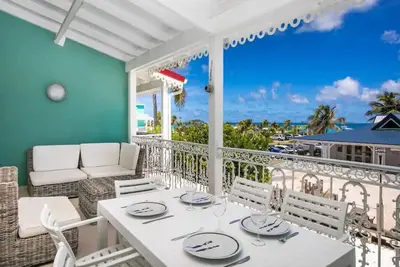 Image de Duplex avec 2 chambres ( dont une en mezzanine ouverte ), et 2 salles de bain