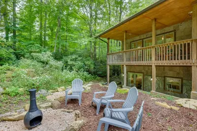 Image de Patio & Fireplace: Tranquil Grandfather Mtn Cabin